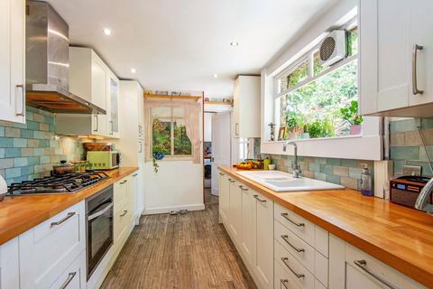 undefined, Avenue Road, London W3