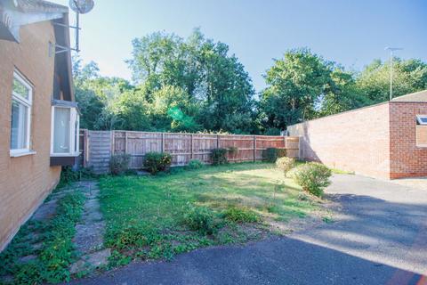 10 Basingstoke Close, Freshbrook, Swindon, SN5 8RB