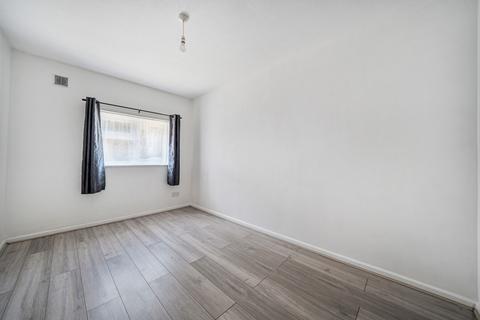 2 bedroom flat to rent, Cobden Avenue, Southampton SO18