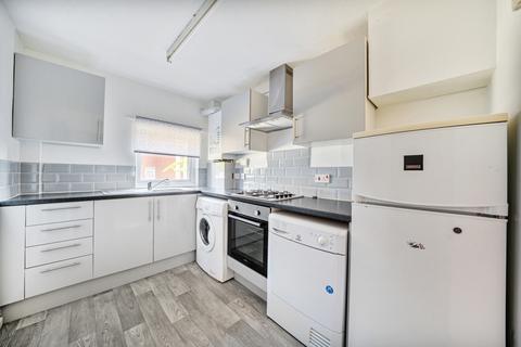 2 bedroom flat to rent, Cobden Avenue, Southampton SO18