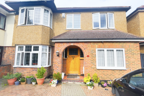 Whitchurch Gardens, Edgware HA8