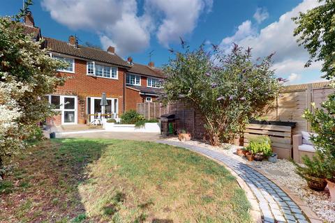 3 bedroom terraced house for sale, Shepperton Close, Castlethorpe, Milton Keynes