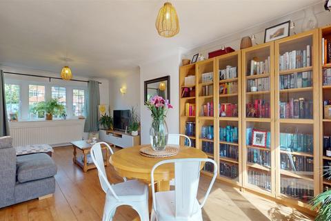 3 bedroom terraced house for sale, Shepperton Close, Castlethorpe, Milton Keynes