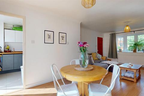 3 bedroom terraced house for sale, Shepperton Close, Castlethorpe, Milton Keynes