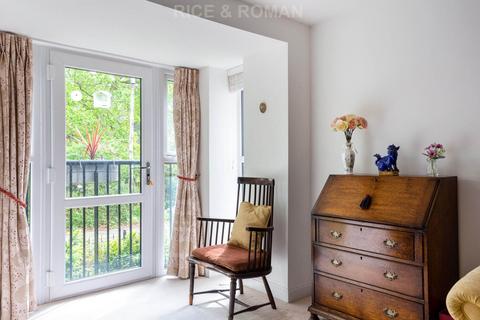 2 bedroom retirement property for sale, Dukes Ride, Crowthorne RG45