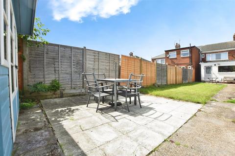 2 bedroom terraced house for sale, Moorhouse Road, Hull
