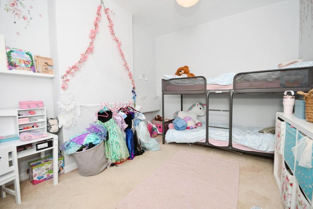 BEDROOM 2 02.jpg