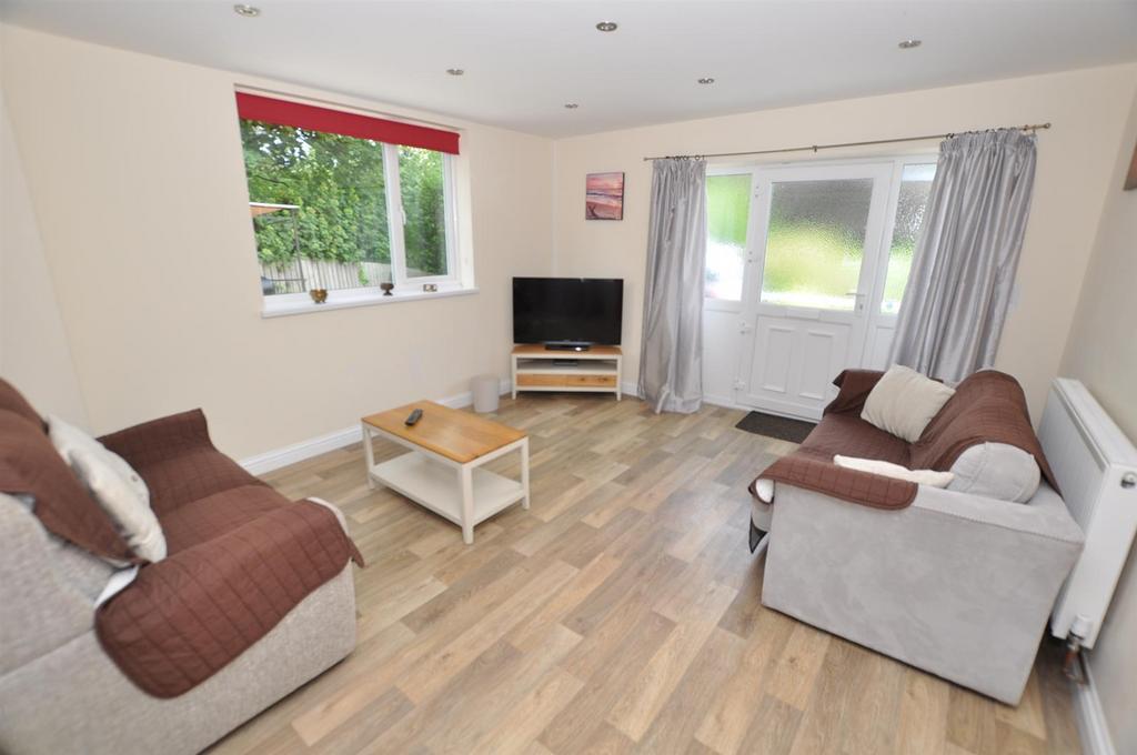 Sitting room/utility room