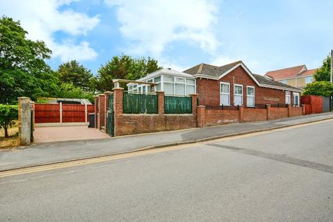 2 bedroom detached bungalow for sale, North Shore Road, Skegness PE25