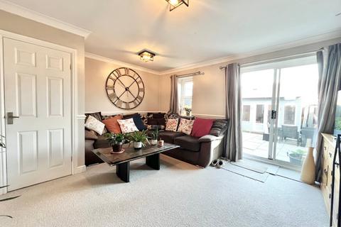 11 Alder Close, Bury, BL8 2PT