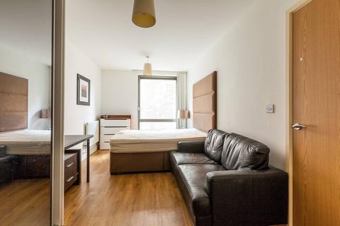 3 bedroom flat to rent, London E3