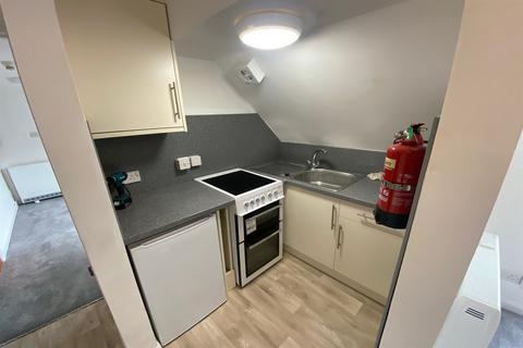 1 bedroom flat to rent, Red Roseland, Bath Road, Devizes, SN10