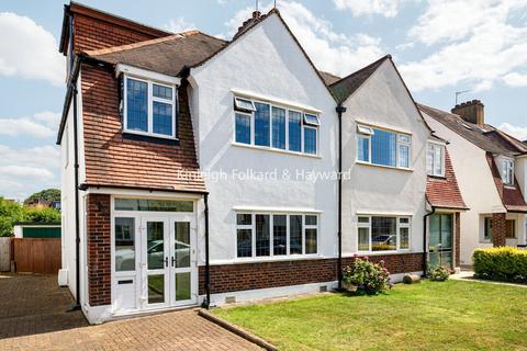9 Carisbrooke Road, Bromley, BR2 9NJ