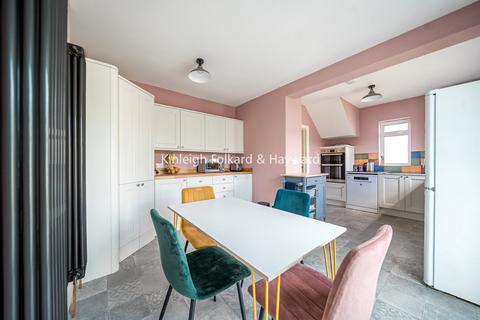 9 Carisbrooke Road, Bromley, BR2 9NJ