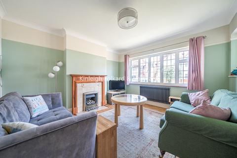 9 Carisbrooke Road, Bromley, BR2 9NJ