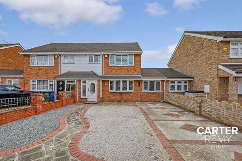25 Stenning Avenue, Linford, Stanford-le-hope, SS17 0RP