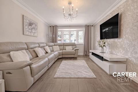 25 Stenning Avenue, Linford, Stanford-le-hope, SS17 0RP