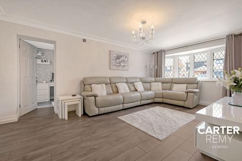 25 Stenning Avenue, Linford, Stanford-le-hope, SS17 0RP