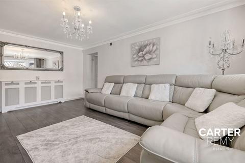 25 Stenning Avenue, Linford, Stanford-le-hope, SS17 0RP