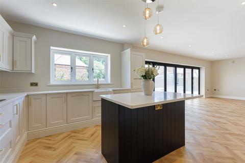 4 bedroom detached house for sale, Oak View, Little London, RG26