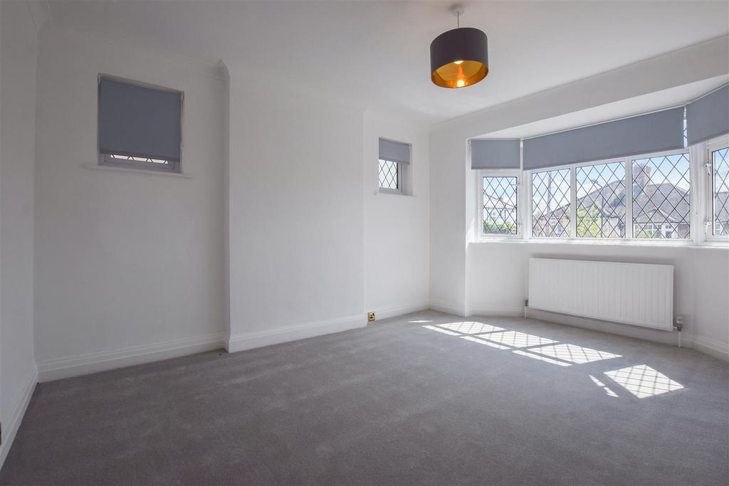 Bedroom 1.jpg