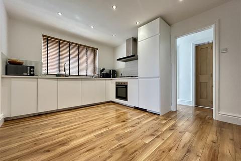2 bedroom semi-detached house for sale, Colley Orchard, Halesowen