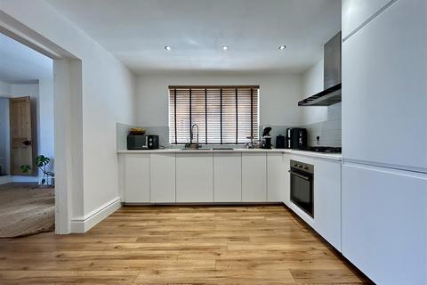 2 bedroom semi-detached house for sale, Colley Orchard, Halesowen