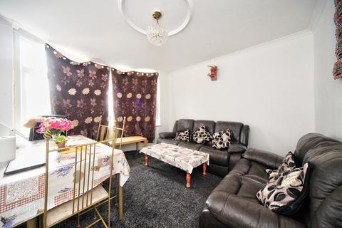 3 bedroom semi-detached house for sale, High Mead, Luton, Bedfordshire, LU3