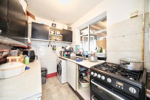 3 bedroom semi-detached house for sale, High Mead, Luton, Bedfordshire, LU3