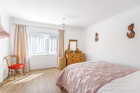 4 Almond Close, Bromley, BR2 8DS