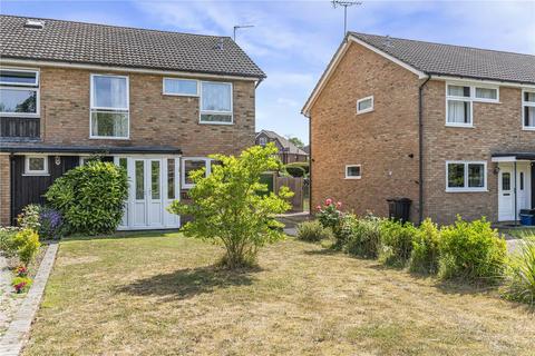 4 bedroom semi-detached house for sale, Streamside Close, Bromley