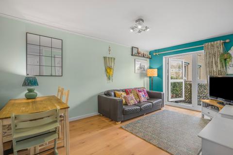 2 bedroom flat for sale, Windmill House, 146 Westferry Road, London