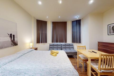 Studio to rent, Cranhurst Road