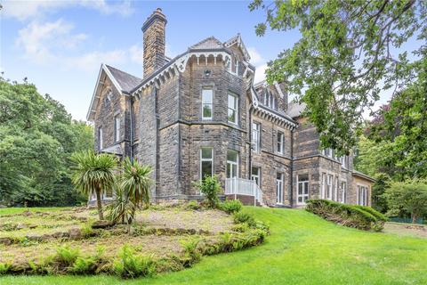 2 bedroom flat for sale, Apartment C, The Hollies, Weetwood Lane, Leeds