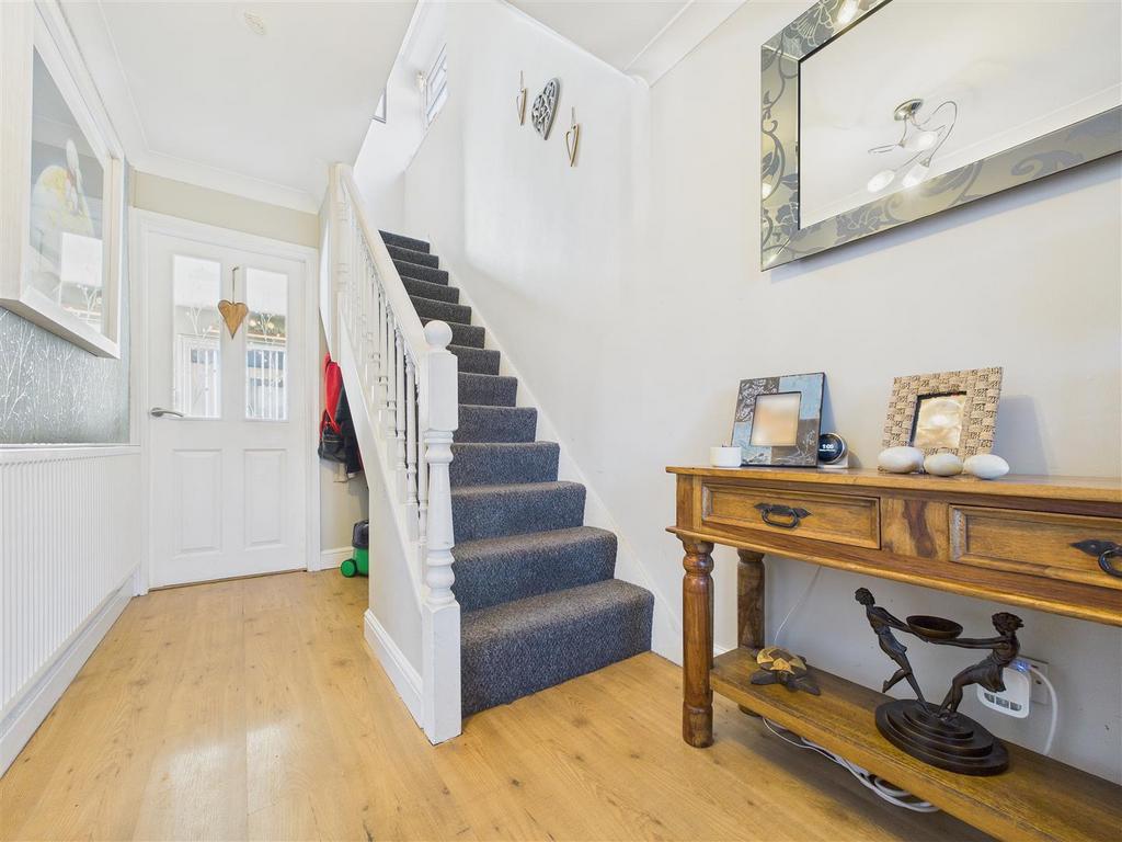 CAM01407 G0-PR0032-STILL004.jpg