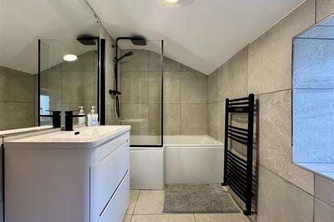 4 bedroom cottage for sale, Nettleton Road, Huddersfield, HD5 9SZ