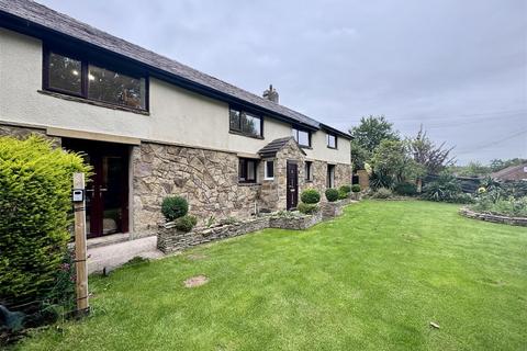 4 bedroom cottage for sale, Nettleton Road, Huddersfield, HD5 9SZ