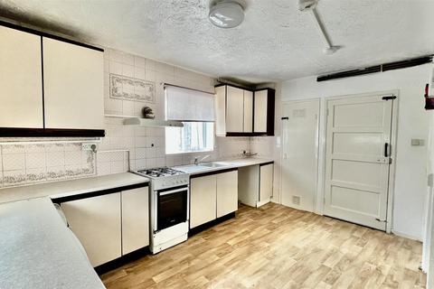 18 Ringway, Southall, UB2 5SR