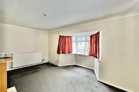 18 Ringway, Southall, UB2 5SR