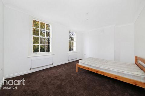 28 Liverpool Grove, London, SE17 2HJ