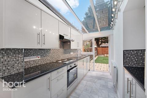 28 Liverpool Grove, London, SE17 2HJ