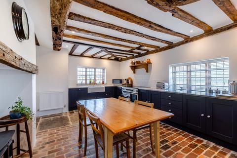 5 bedroom detached house for sale, Deerton Street, Teynham, Kent