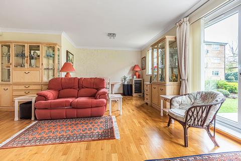 3 bedroom flat to rent, Birchington Road, Cedar Court Birchington Road, SL4