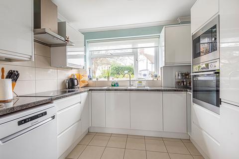 3 bedroom flat to rent, Birchington Road, Cedar Court Birchington Road, SL4
