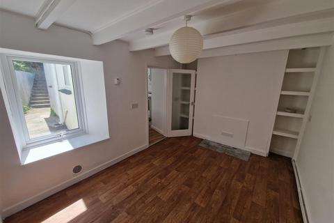 2 bedroom terraced house to rent, Carclew Street, Truro