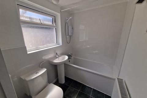 2 bedroom terraced house to rent, Carclew Street, Truro