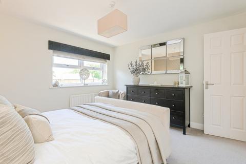2 bedroom townhouse for sale, Green Bank, Cleckheaton, BD19