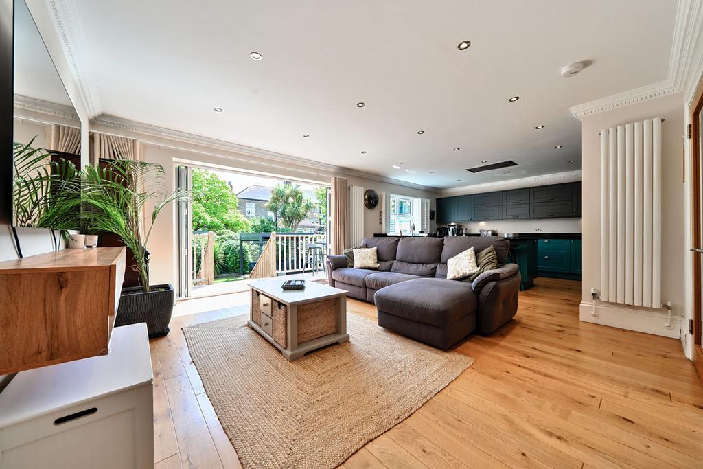 1323794-37-686d06...