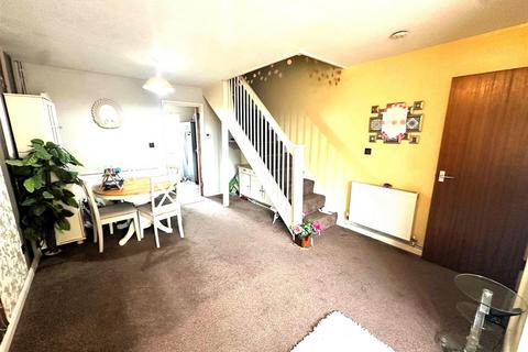 35 Padbury Close, Feltham, TW14 8SP