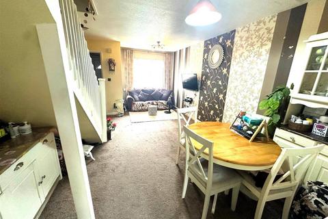 35 Padbury Close, Feltham, TW14 8SP